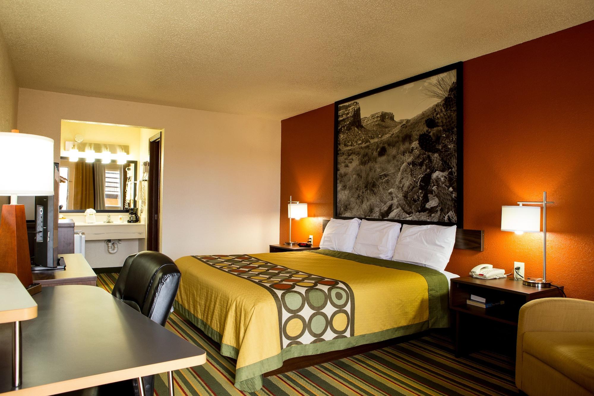 Super 8 By Wyndham Woodward Hotel Exterior photo